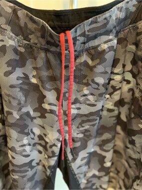 lululemon athletica Men's Gray & Black Camo Shorts with Red Drawstring